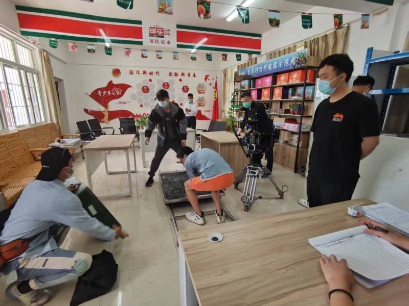 黄南广告片拍摄公司：极简主义践行者，少即是多的视觉哲学